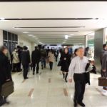 3.エスカレーターで地下1階まで降りる